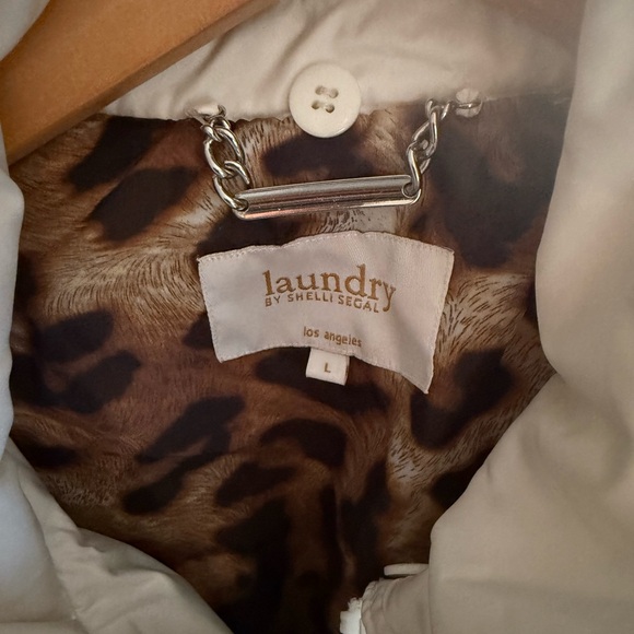 Laundry by Shelli Segal white puffer coat size Detachable belt hood and neck fur - Picture 5 of 13